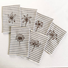 Cargar imagen en el visor de la galería, Conjunto Servilletas Flor Hamptons