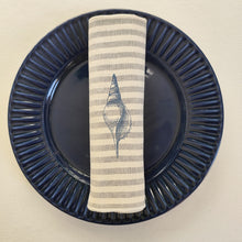 Cargar imagen en el visor de la galería, Servilleta Concha Tibia Bordada