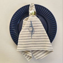 Cargar imagen en el visor de la galería, Servilleta Concha Tibia Bordada