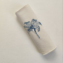 Load image into Gallery viewer, Servilleta Flor Bella de Día Bordada