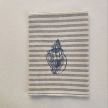 Cargar imagen en el visor de la galería, Servilleta Concha de Spengler Bordada
