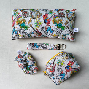 Conjunto Neceseres, Coletero y Llavero Music