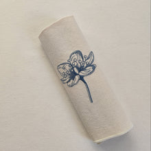 Cargar imagen en el visor de la galería, Conjunto Servilletas Flor Hamptons
